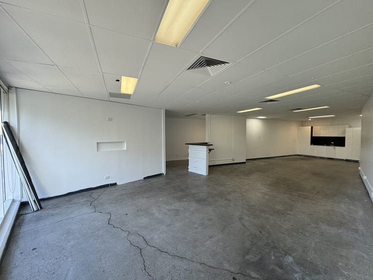 Click to view all images 10/87 King Street Warners Bay NSW 2282 - Image 2