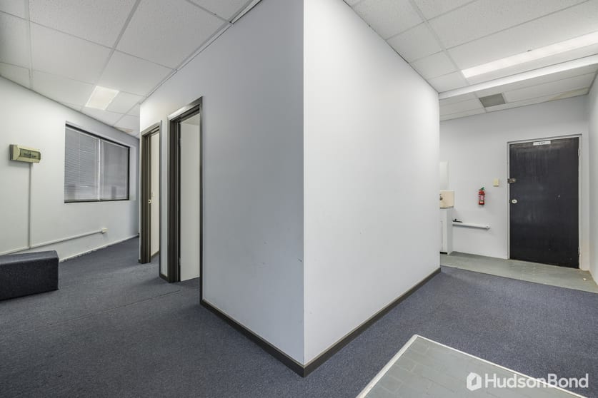 Click to view all images 1/11 Windsor Avenue Mount Waverley VIC 3149 - Image 2