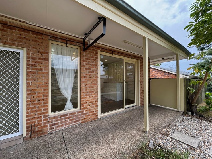 Click to view all images 4/41 Hall Drive Menai NSW 2234 - Image 2
