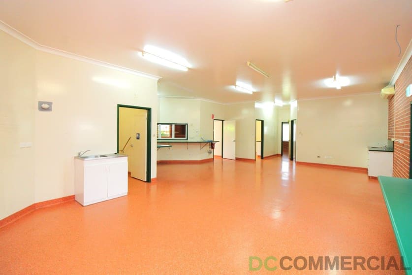 Click to view all images 485-487 Tor Street Newtown QLD 4350 - Image 1