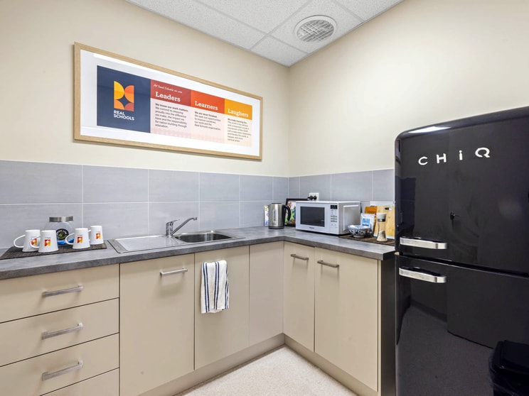 Click to view all images Office 2, 5/35 Progress Street Mornington VIC 3931 - Image 3