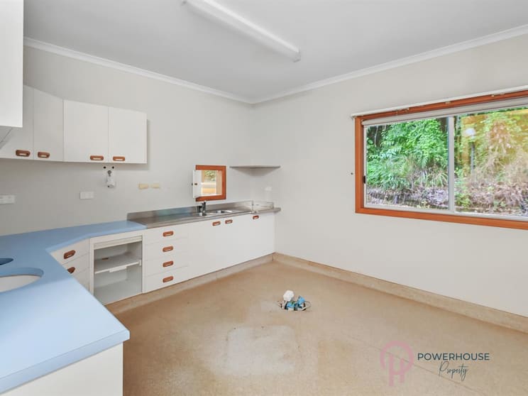 Click to view all images 31 EDGERTON Sundown QLD 4860 - Image 2