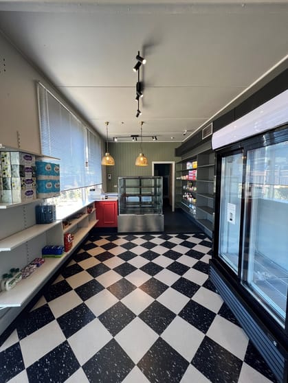 Click to view all images 108 Gladstone Avenue Coniston NSW 2500 - Image 2