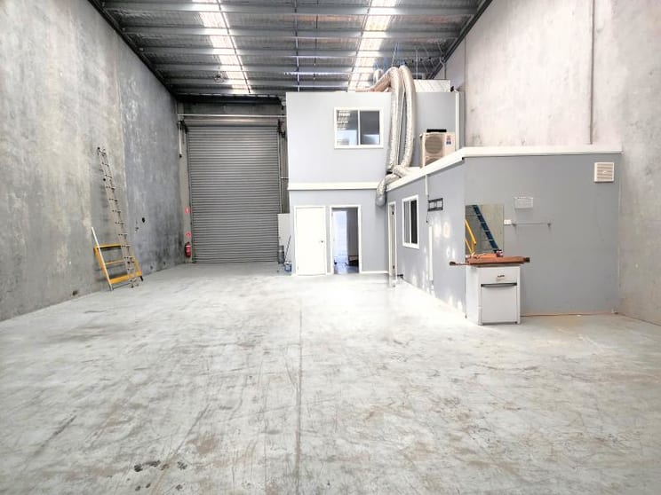 Click to view all images 228 Wolseley Place Thomastown VIC 3074 - Image 2
