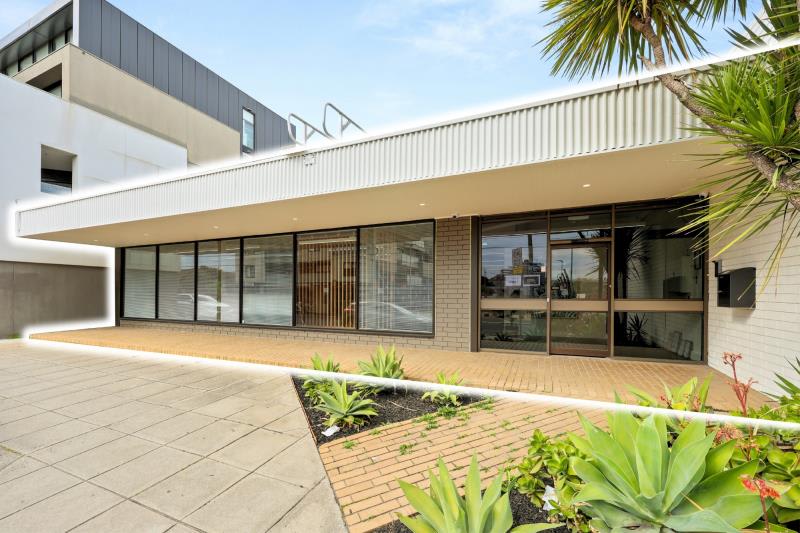 Click to view all images 319 Neerim Road Carnegie VIC 3163 - Image 1