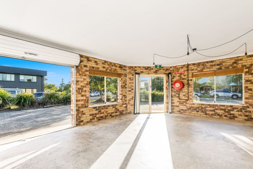 Click to view all images 1/16 Brigantine Street Byron Bay NSW 2481 - Image 2