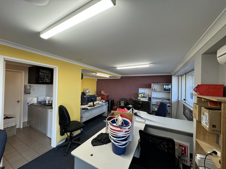 Click to view all images 15 Trumper Drive Busselton WA 6280 - Image 2