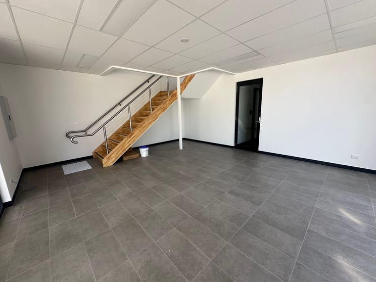 Click to view all images 12 Quinlan Road Epping VIC 3076 - Image 3