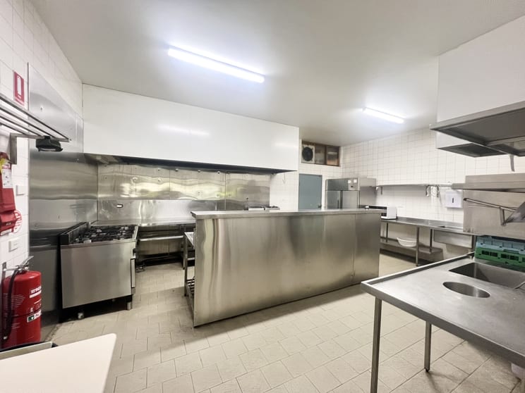 Click to view all images 850 Hume Highway Bass Hill NSW 2197 - Image 2