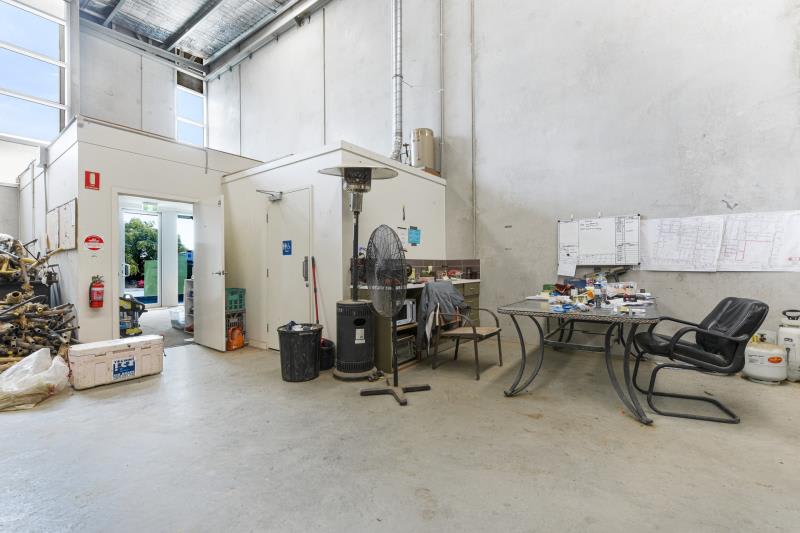 Click to view all images Unit 12/94 Abbott Road Hallam VIC 3803 - Image 3