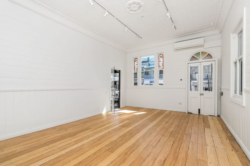 Click to view all images 2/32-34 Byron Street Bangalow NSW 2479 - Image 2