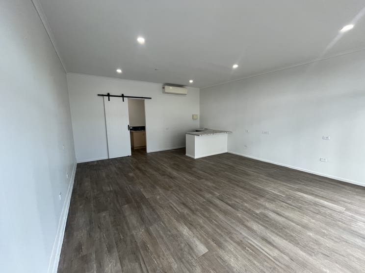 Click to view all images 6/379 Main Road Wellington Point QLD 4160 - Image 2