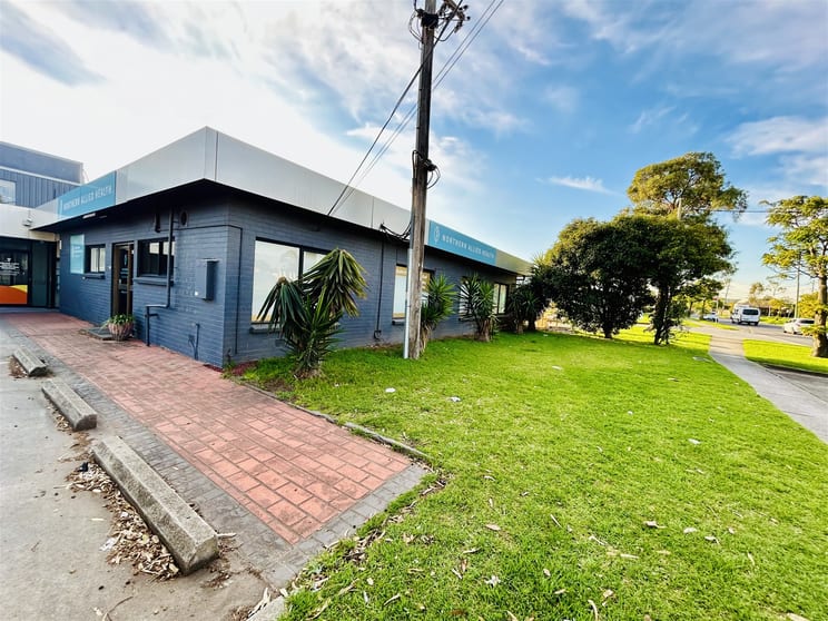 Click to view all images 8/41-53 Miller Street Epping VIC 3076 - Image 3