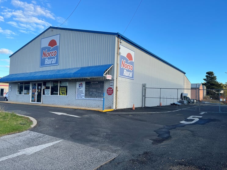 252 Mann Street Armidale NSW 2350 - Image 2