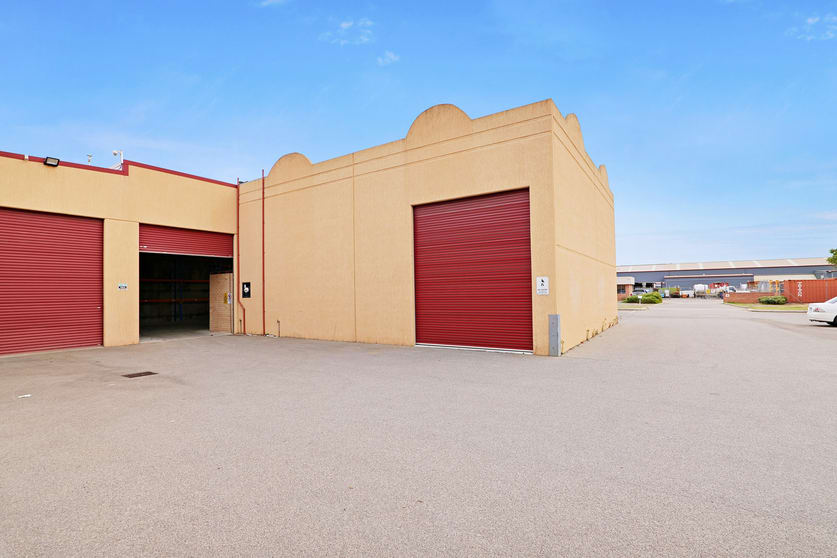 Click to view all images 3 Hopetoun Place Welshpool WA 6106 - Image 1