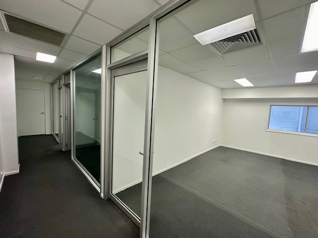 Click to view all images 1/1 Bee Court Burleigh Heads QLD 4220 - Image 3
