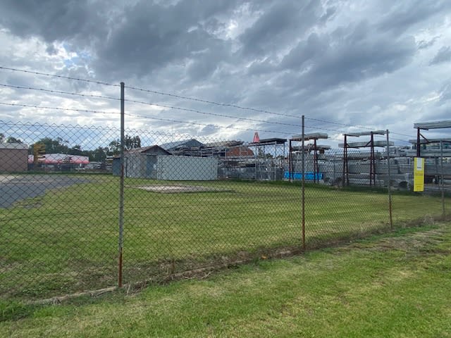 Click to view all images Yard/60 Oliver Street Inverell NSW 2360 - Image 3