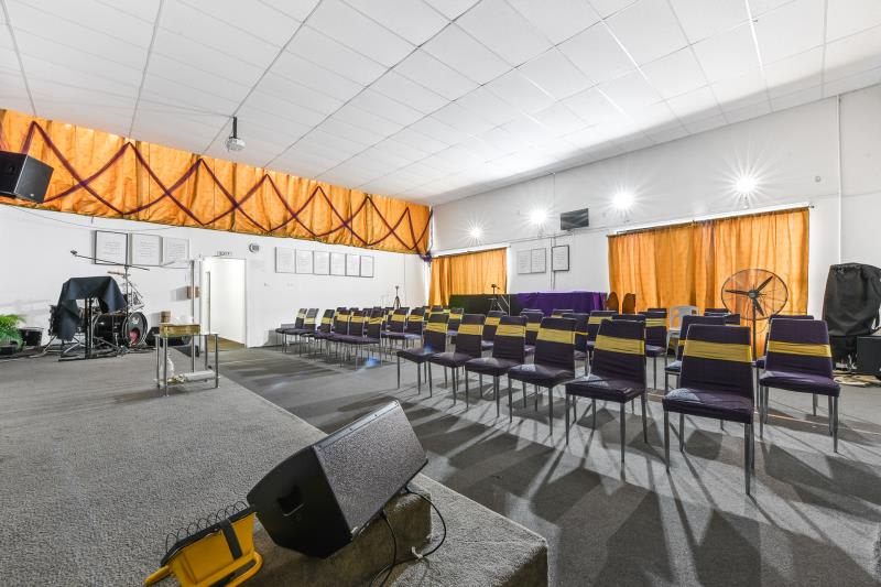Click to view all images 1/47-49 Melverton Drive Hallam VIC 3803 - Image 2