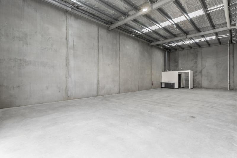 Click to view all images 17 - 49 Douro Street North Geelong VIC 3215 - Image 3