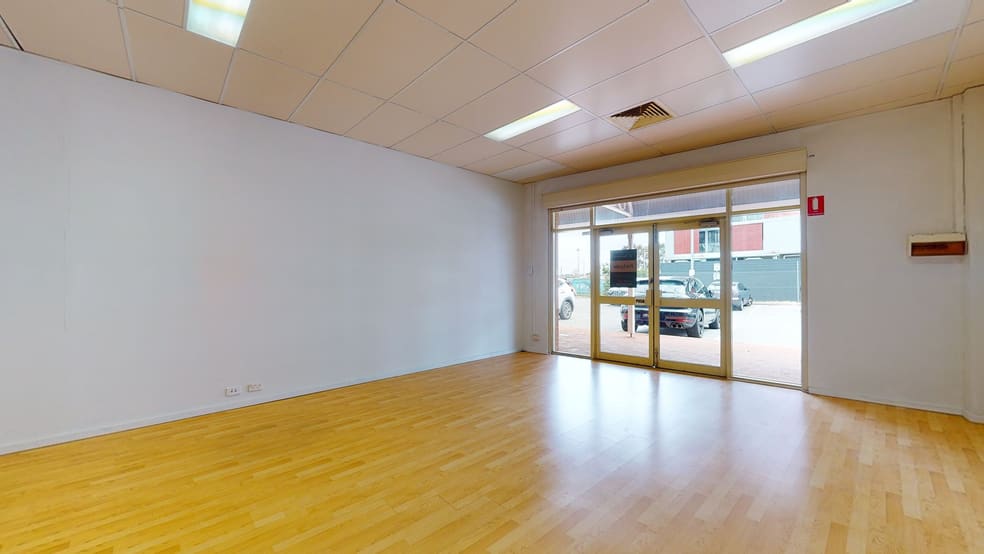 Click to view all images 8a/53 The Crescent Midland WA 6056 - Image 2