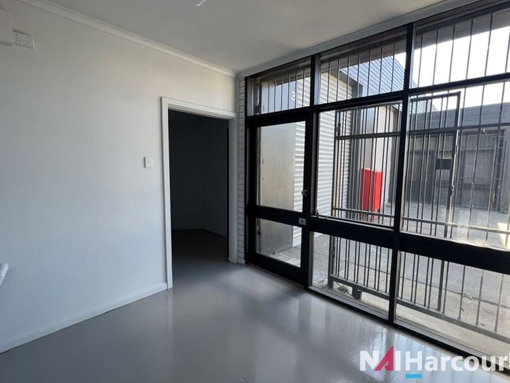 Click to view all images 43 Radford Road Reservoir VIC 3073 - Image 2