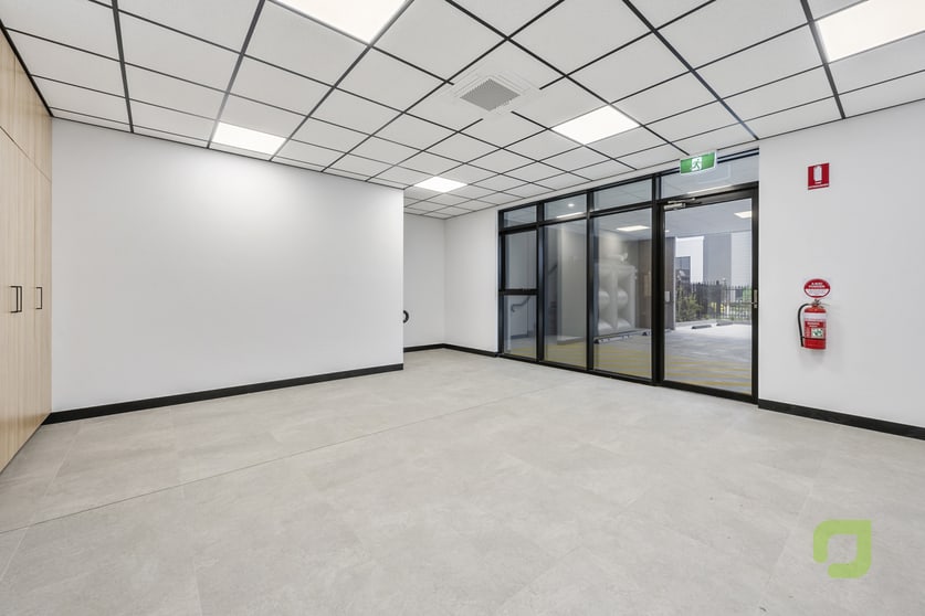 Click to view all images 30 Robbins Circuit Williamstown North VIC 3016 - Image 3