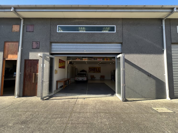 Click to view all images 8/3 Rocklea Drive Port Melbourne VIC 3207 - Image 2