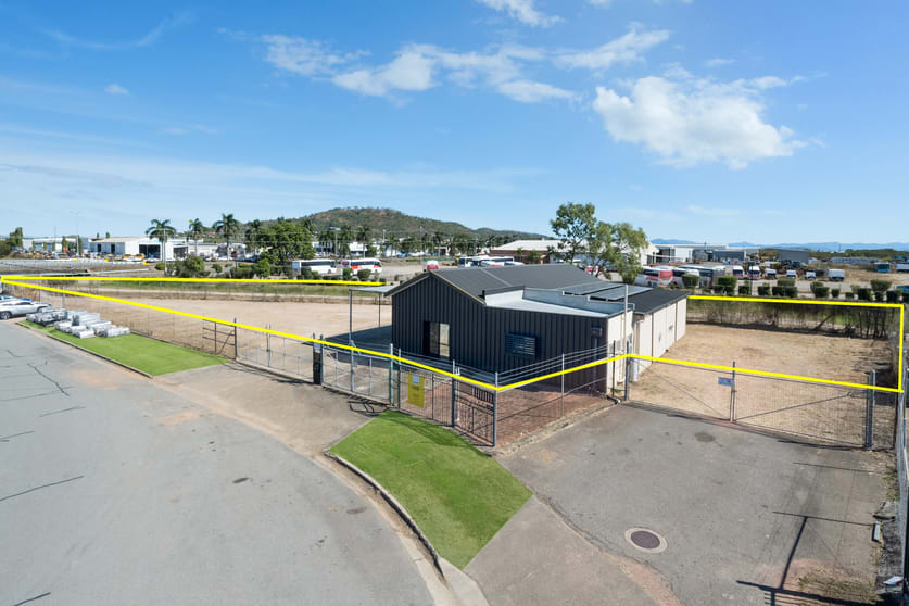 Click to view all images 35 Hamill Street Garbutt QLD 4814 - Image 1