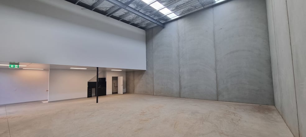 Click to view all images 31/150 Palmers Road Truganina VIC 3029 - Image 3