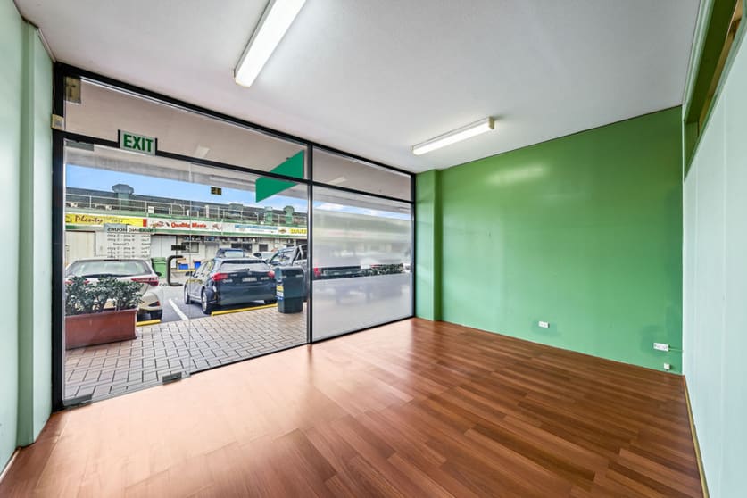Click to view all images 218 Padstow Road Eight Mile Plains QLD 4113 - Image 2