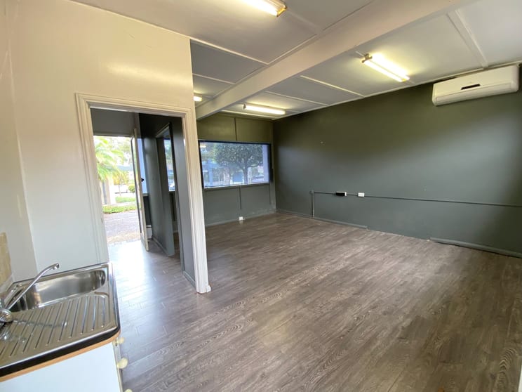 Click to view all images 1/154 Broadarrow Road Riverwood NSW 2210 - Image 3