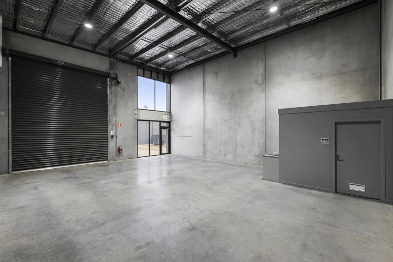 Click to view all images Unit 4, 65 Leather Street Breakwater VIC 3219 - Image 2