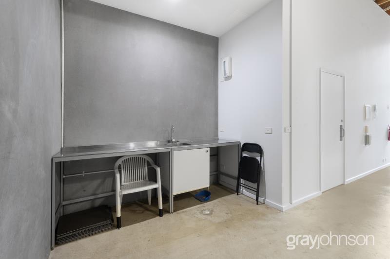 Click to view all images 3/131 Hyde Street Footscray VIC 3011 - Image 3