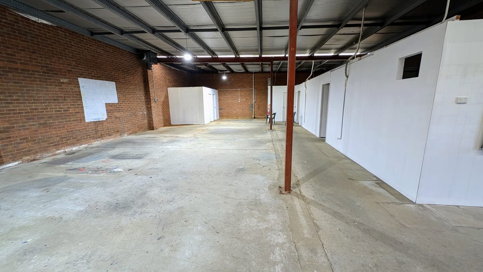 Click to view all images 5/7 Tumbi Creek Road Berkeley Vale NSW 2261 - Image 1