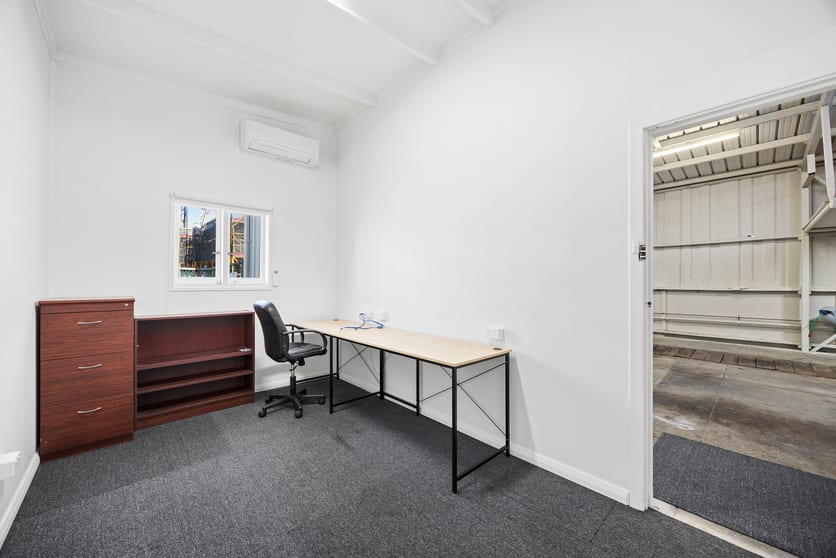 Click to view all images 2/12 Cale Street Midland WA 6056 - Image 3