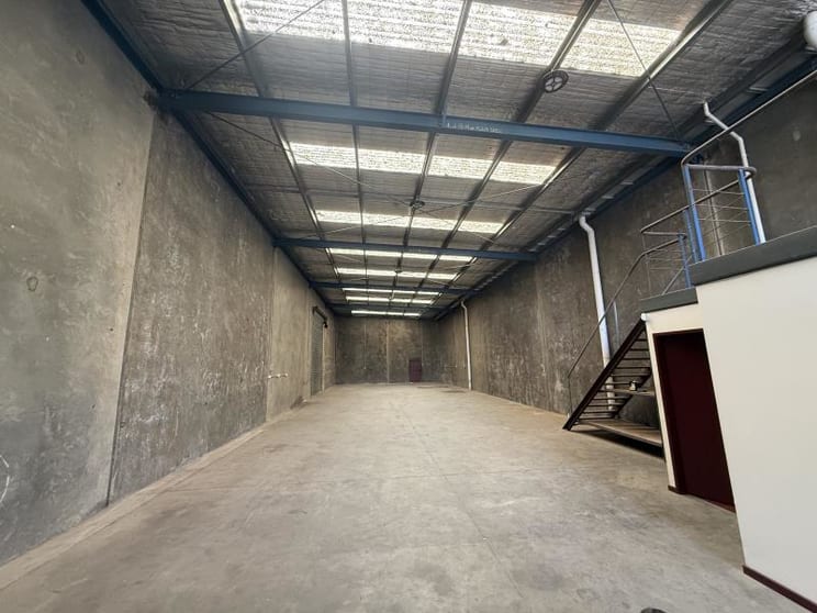 2/18 Loop Road Werribee VIC 3030 - Image 3