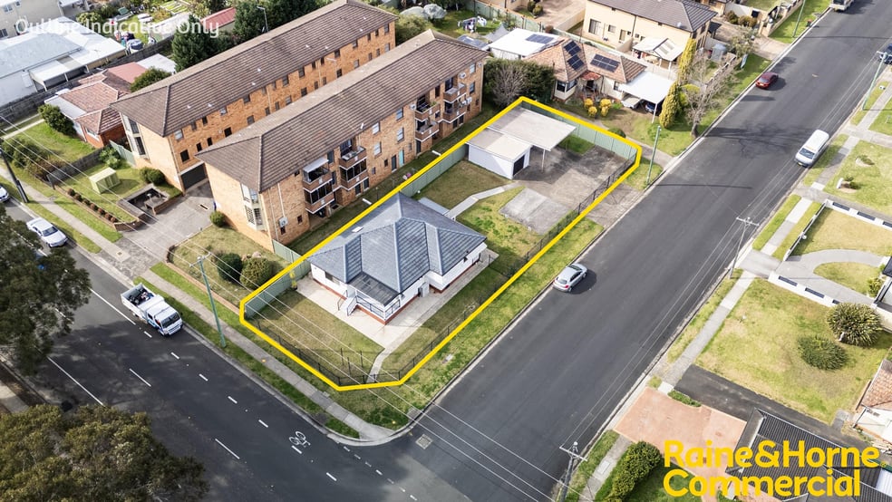 Click to view all images 196 Lindesay Street Campbelltown NSW 2560 - Image 1