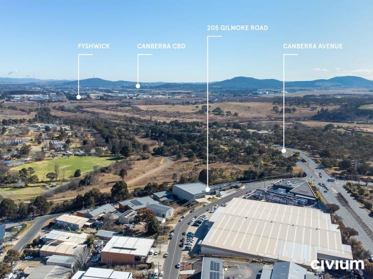 Click to view all images UPPER 1/205 Gilmore Road Queanbeyan NSW 2620 - Image 3