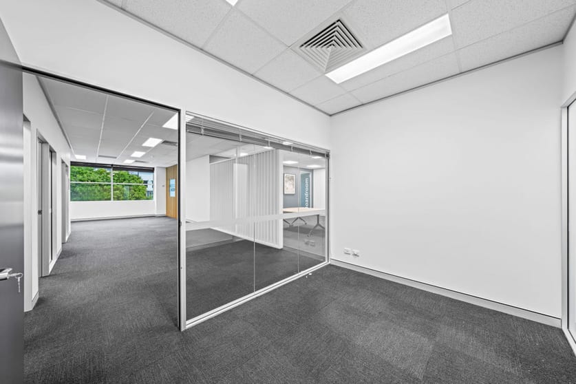 Click to view all images 53 Brandl Street Eight Mile Plains QLD 4113 - Image 3