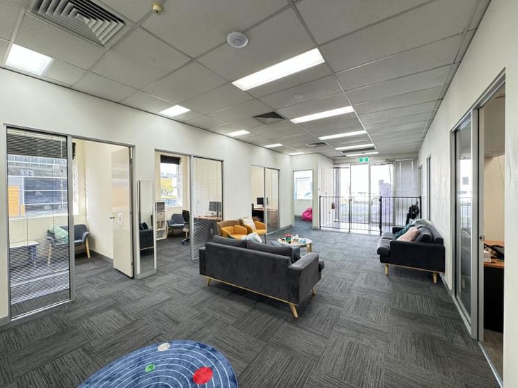 Click to view all images Unit 1/Unit 1, 343 Plummer Street Port Melbourne VIC 3207 - Image 2