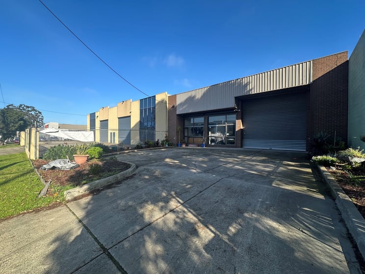 Click to view all images 25 Tottenham Parade West Footscray VIC 3012 - Image 3