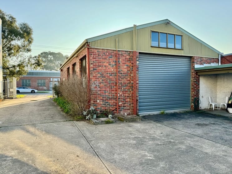 Click to view all images 16A Advantage Rd Highett VIC 3190 - Image 2