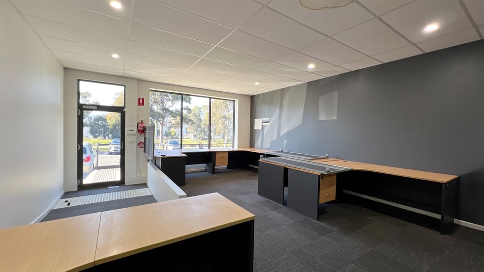 Click to view all images 4a/476-478 Dorset Road Croydon VIC 3136 - Image 3