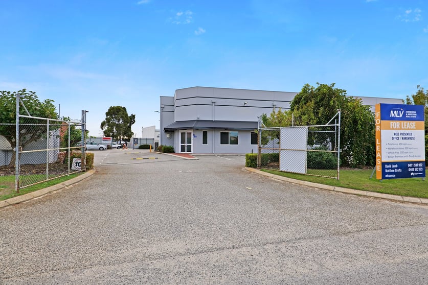 Click to view all images 72A Irvine Drive Malaga WA 6090 - Image 3