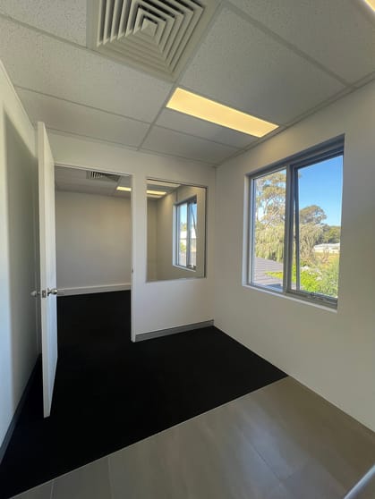 Click to view all images 4/61 Sutton Street Mandurah WA 6210 - Image 3
