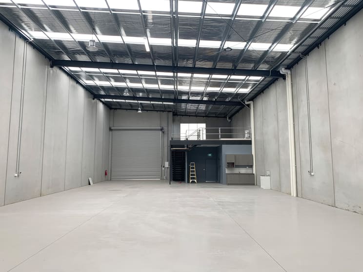 1/31 Tarmac Way Pakenham VIC 3810 - Image 2