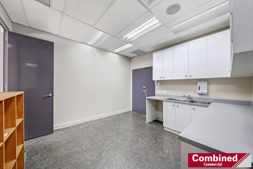 Click to view all images 16/4 Browne Street Campbelltown NSW 2560 - Image 2