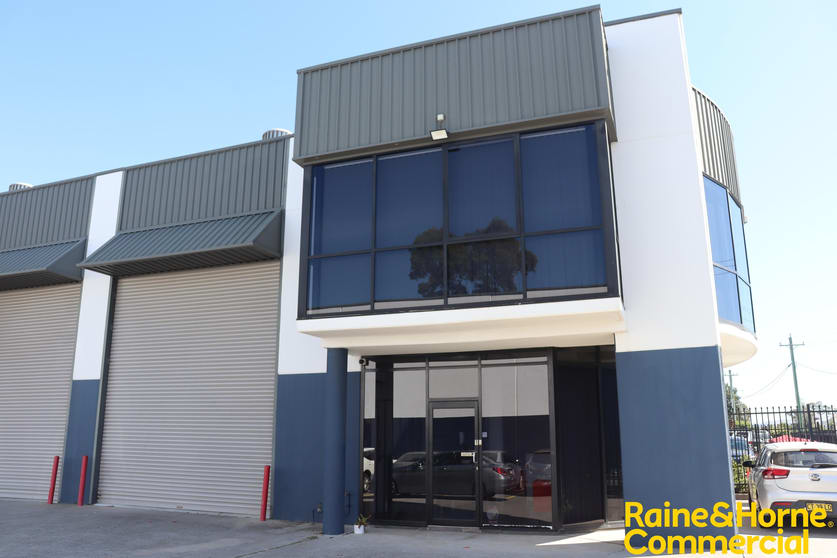 Click to view all images 1/8 Dampier Place Prestons NSW 2170 - Image 2