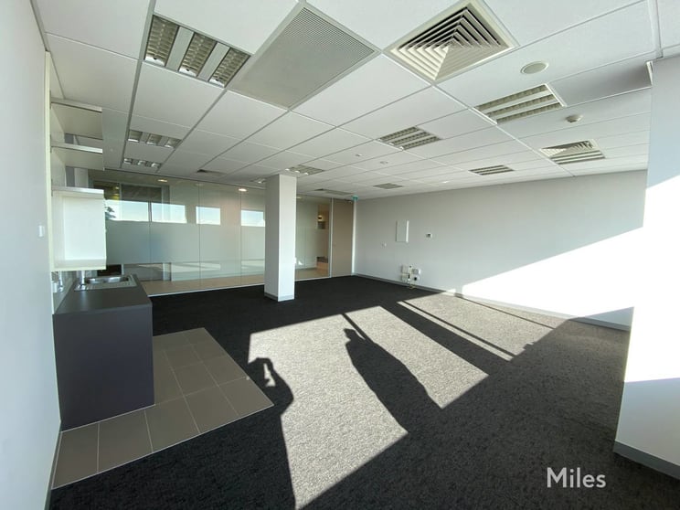 Click to view all images 305/12 Ormond Boulevard Bundoora VIC 3083 - Image 3