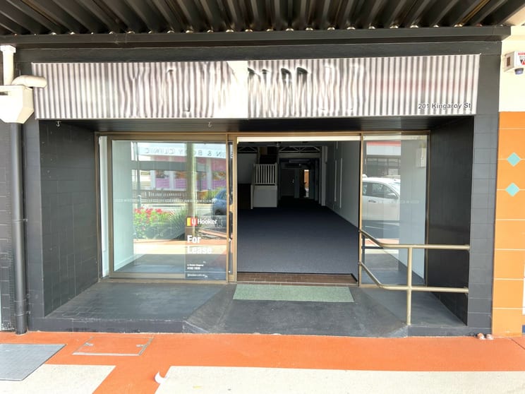 Click to view all images 201 Kingaroy Street Kingaroy QLD 4610 - Image 1